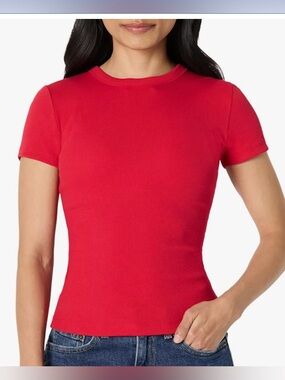 Amazon essentials fitted tee size small worn once like new condition